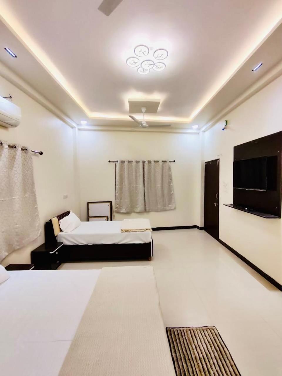 Ap Suite - By Ap Villa'S And Resort'S Ujjain Eksteriør bilde