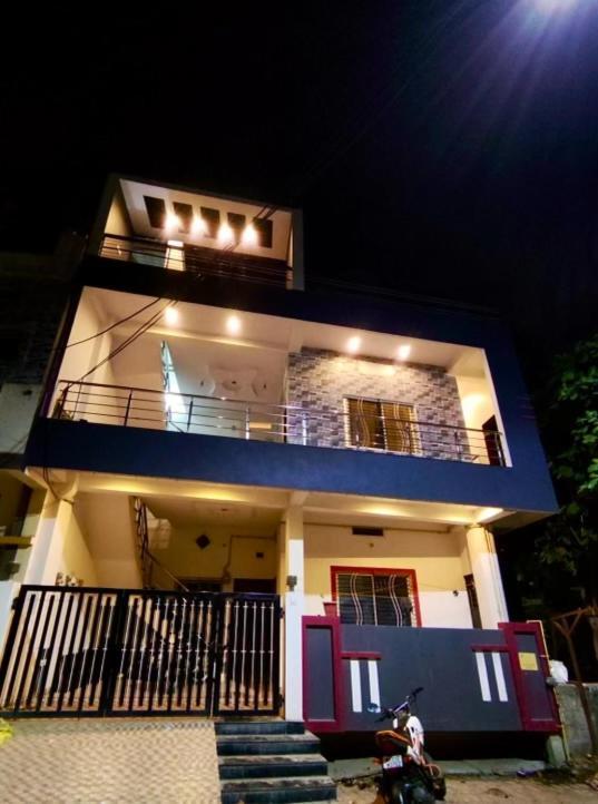 Ap Suite - By Ap Villa'S And Resort'S Ujjain Eksteriør bilde