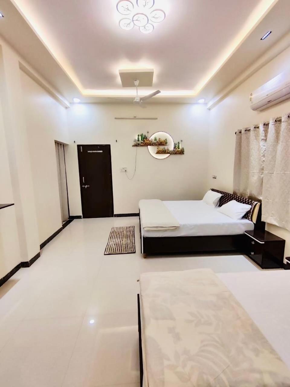 Ap Suite - By Ap Villa'S And Resort'S Ujjain Eksteriør bilde